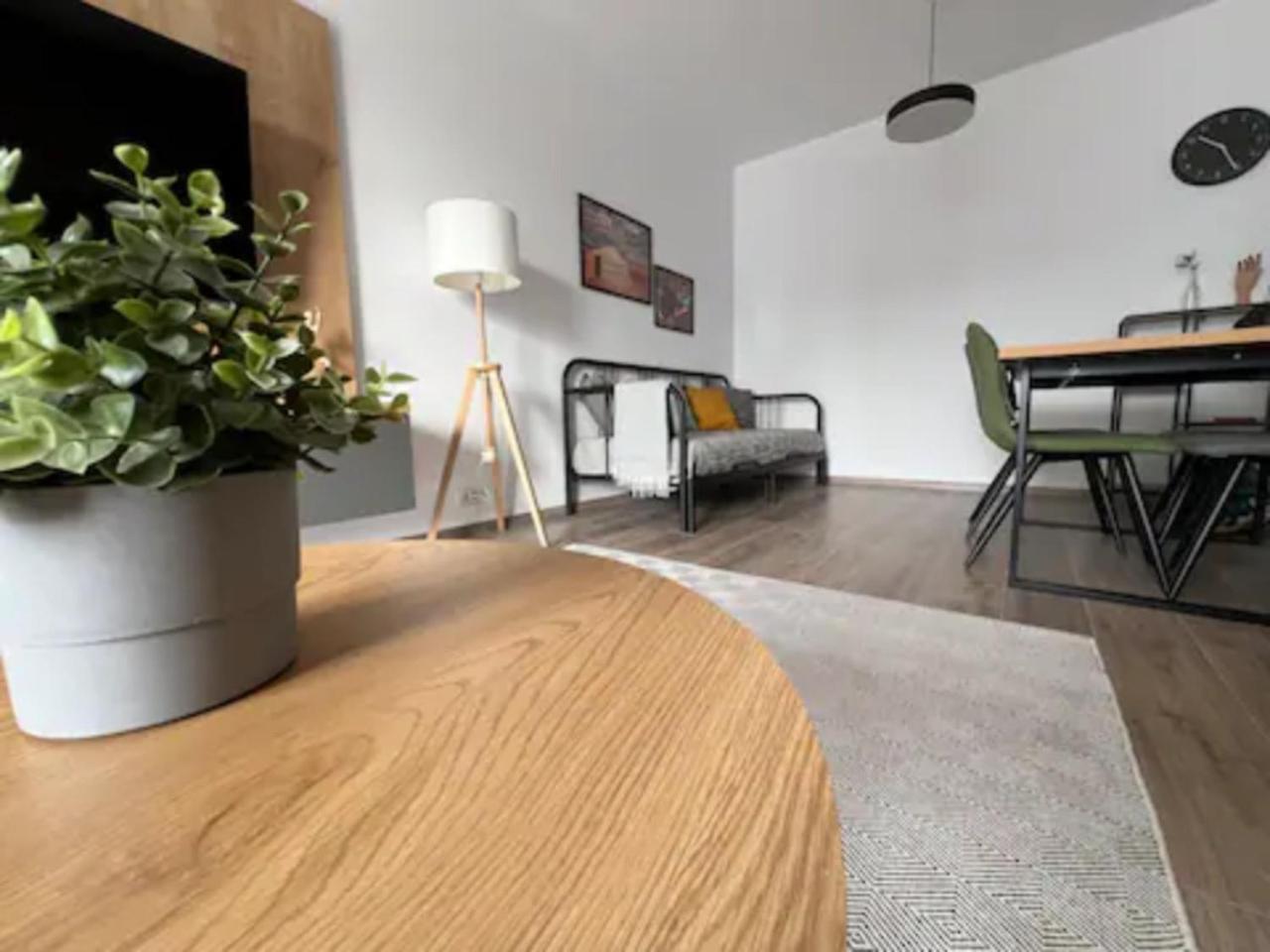 High-Rise Luxury Apartment With Free Parking ブカレスト エクステリア 写真