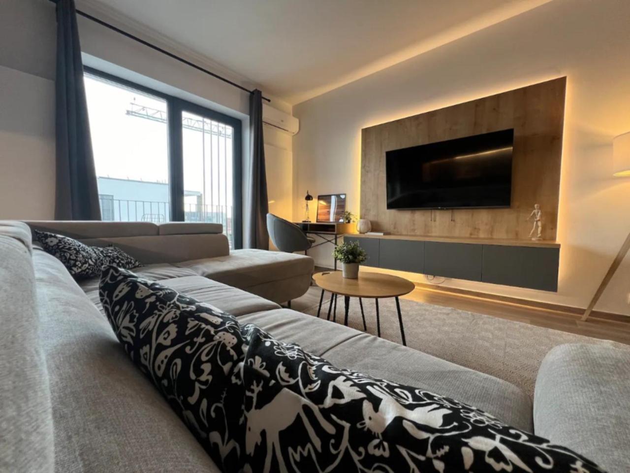 High-Rise Luxury Apartment With Free Parking ブカレスト エクステリア 写真