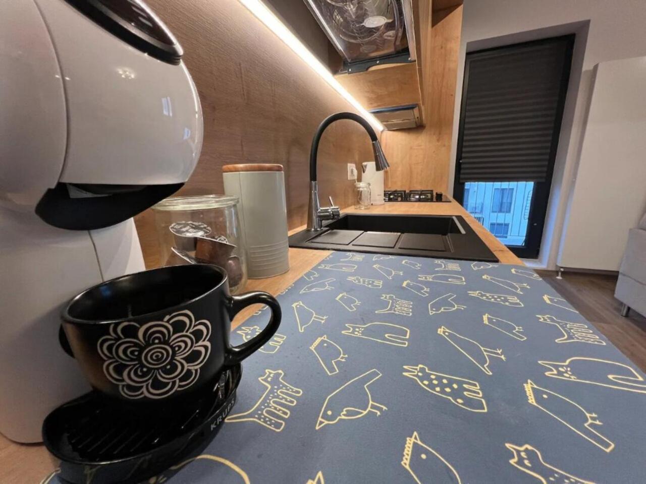 High-Rise Luxury Apartment With Free Parking ブカレスト エクステリア 写真