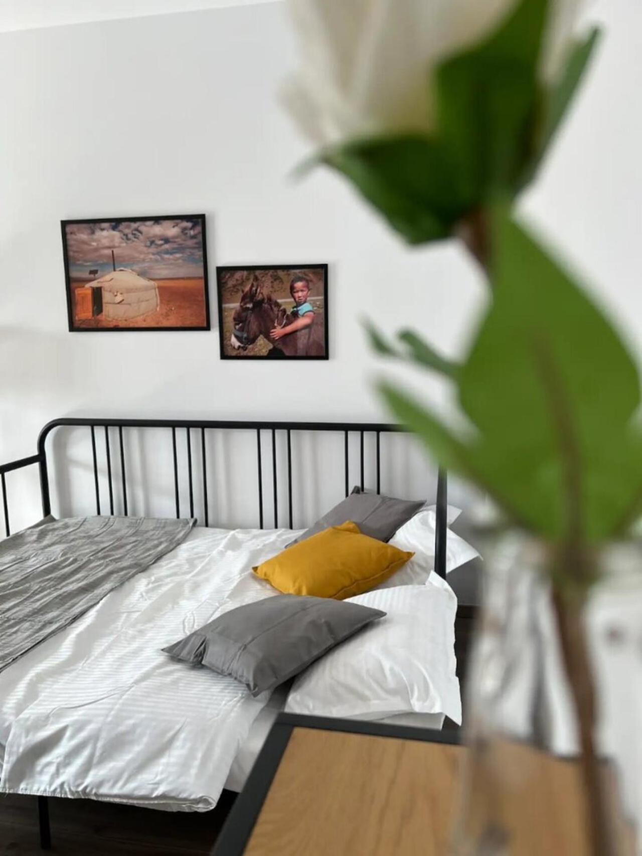 High-Rise Luxury Apartment With Free Parking ブカレスト エクステリア 写真