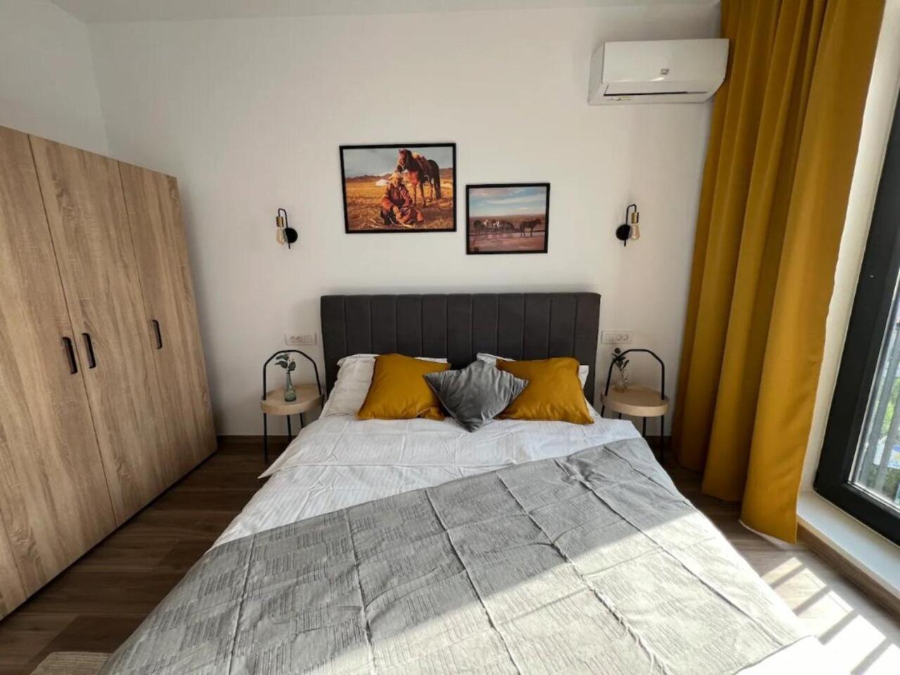 High-Rise Luxury Apartment With Free Parking ブカレスト エクステリア 写真