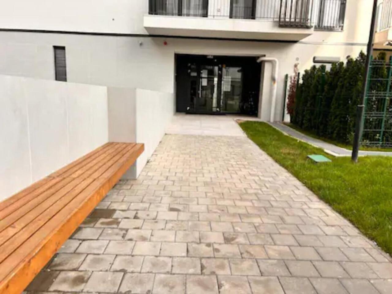 High-Rise Luxury Apartment With Free Parking ブカレスト エクステリア 写真